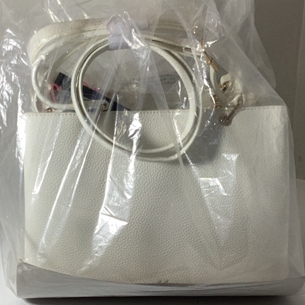 Like Dreams
Jenna Bow Satchel - Picture 8 of 12